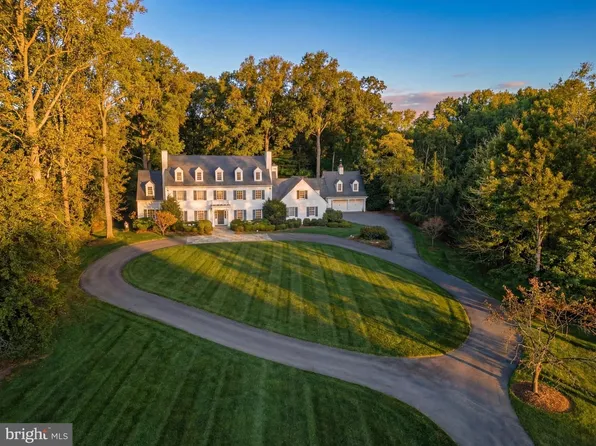 8509 Country Club Dr, Bethesda, MD 20817