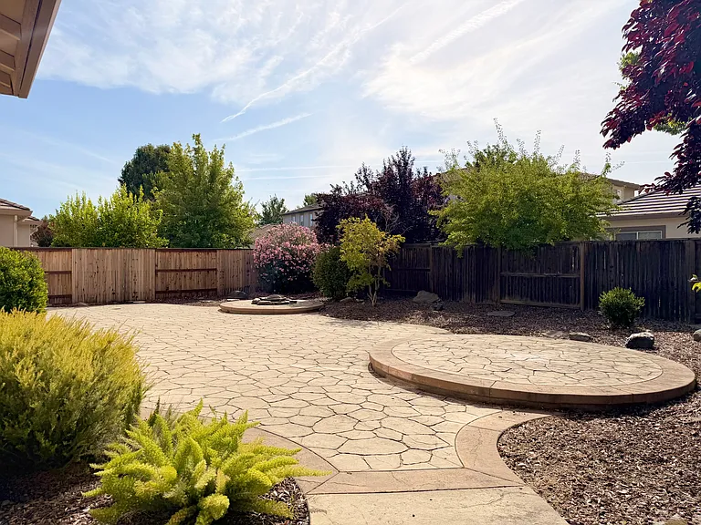 1143 Souza Way — Photo 30