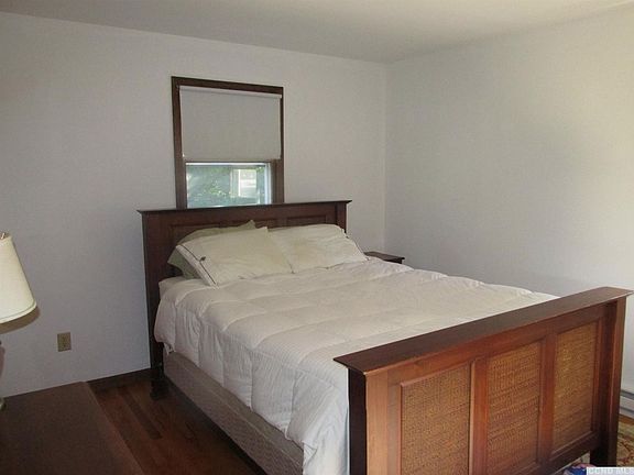 5th image of 2202 Pine Dr