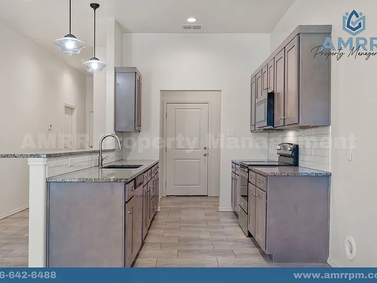 2602 136th St — Photo 3