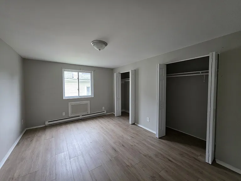 61 Warwick St #H — Photo 7