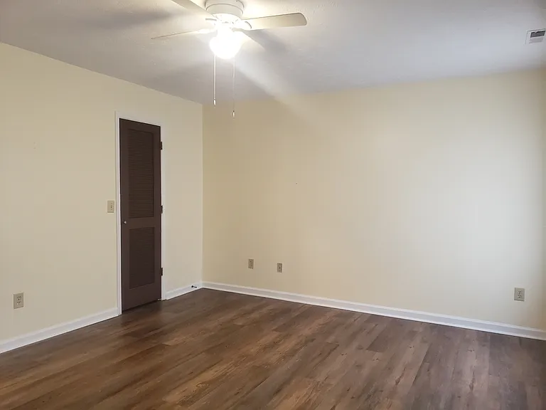 334 Woodberry Cir — Photo 9