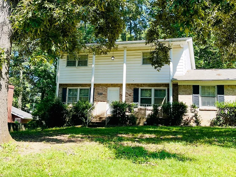 1902 Forney Dr NW — Photo 1