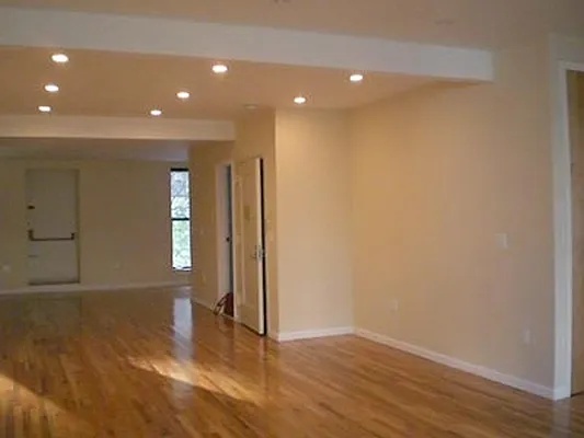 Rented by CORE | media 6