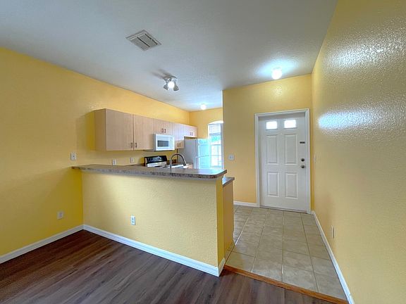4th image of 13201 Indian Creek Dr #13201