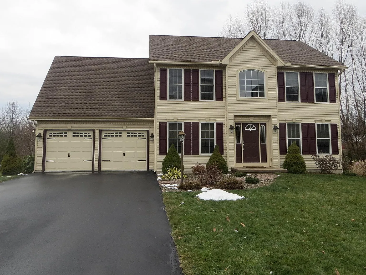 4 bed, 2146 sqft, $2,600 — Photo 1