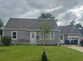 1310 30th St SE, Cedar Rapids, IA 52403