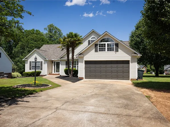 113 Amberwood Dr, Anderson, SC 29621