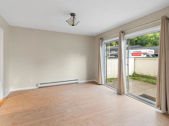 3rd image of 180 Ledgewood Circle #103