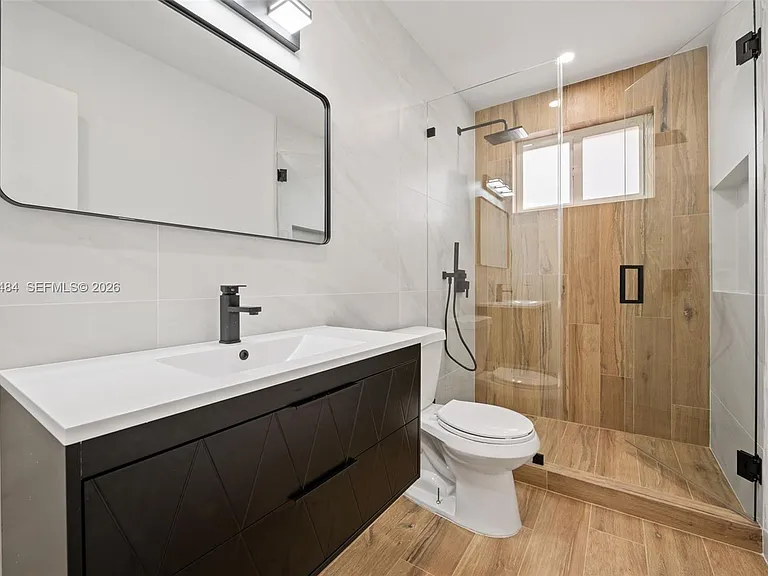5421 Buchanan St — Photo 34