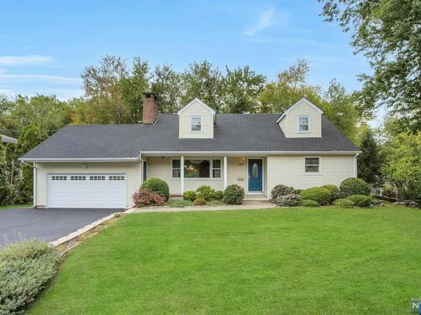 394 4th Ave, Westwood, NJ 07675