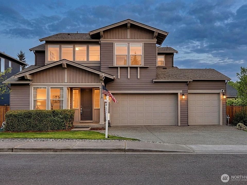 1st image of 2342 NE Winlock Way
