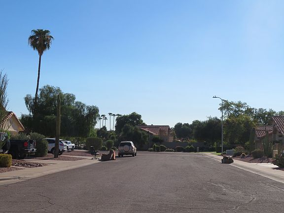 4th image of 168 W Dawn Dr