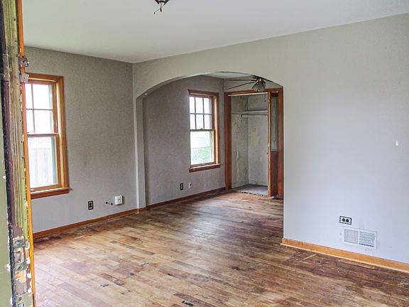 3rd image of 4228 Konrad Ave