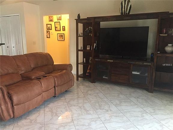 5th image of 325 Erie Dr