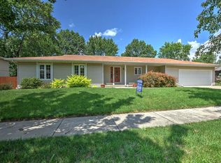 2054 W Woodbine Dr, Decatur, IL 62526