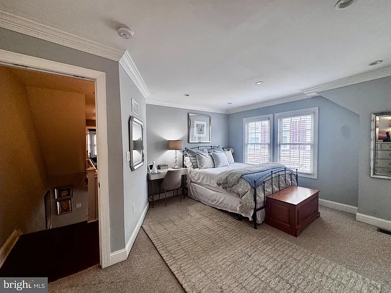 24 Thomas Ave — Photo 20