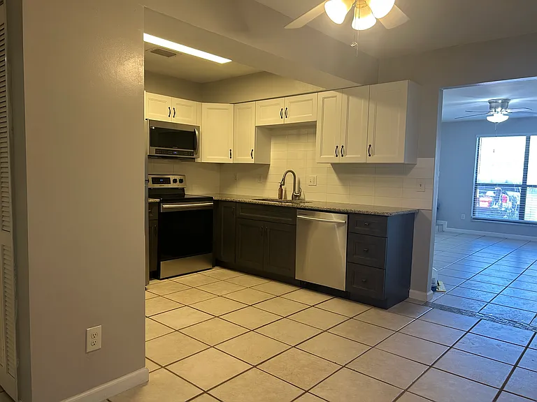 608 Casa Park Ct #J — Photo 13