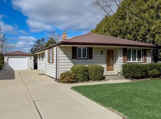 4217 S 88th St, Greenfield, WI 53228