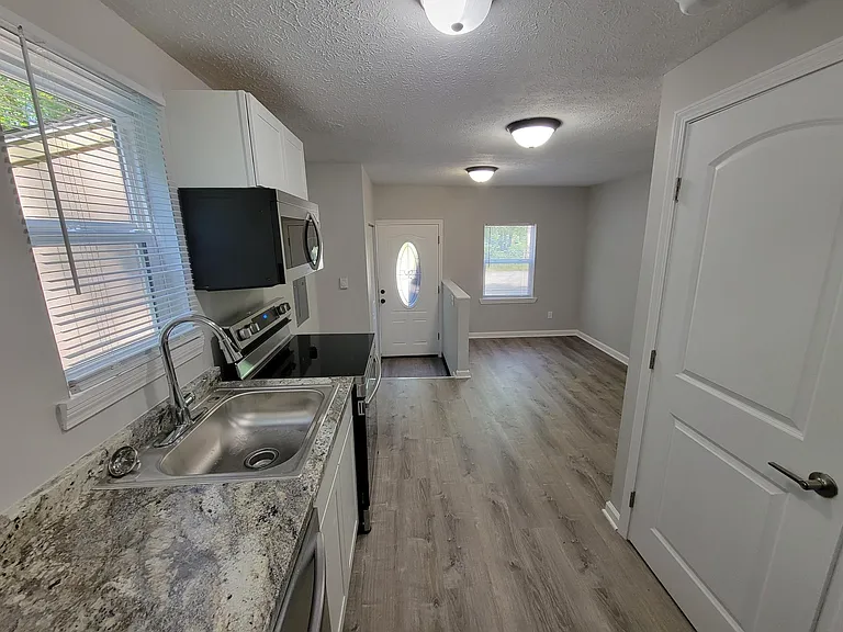 2511 Meloy Rd — Photo 1