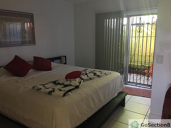 4th image of 809 N Federal Hwy APT 1