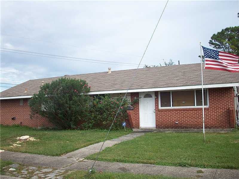 1st image of 1600 River Oaks Dr