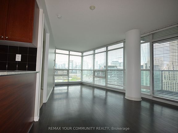 4th image of 231 Fort York Blvd #1511