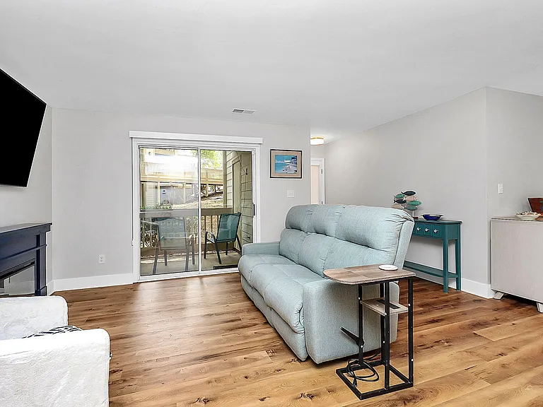 1001 Churchill Downs Ct #J — Photo 13