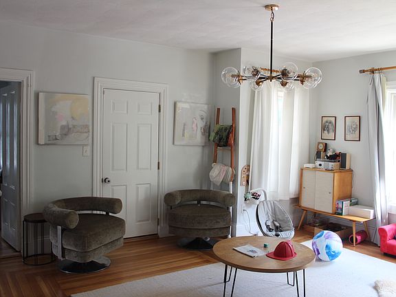 Main floor - Living room