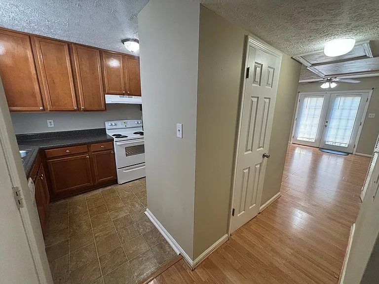 422 Kirkcaldy Ct #1 — Photo 10