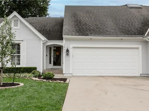 11931 Slater St, Overland Park, KS 66213