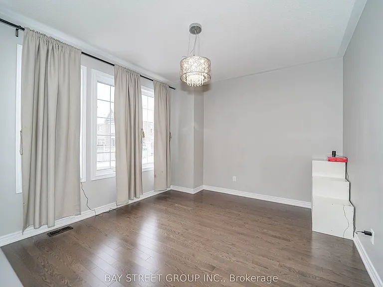 7 Gordon Landon Dr — Photo 10