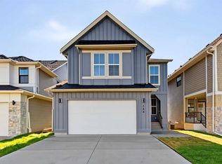 164 NW Copperhead Rd SE, Calgary, AB T2Z5G9