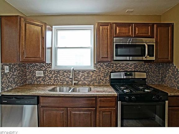 4th image of 29516 Bruce Dr