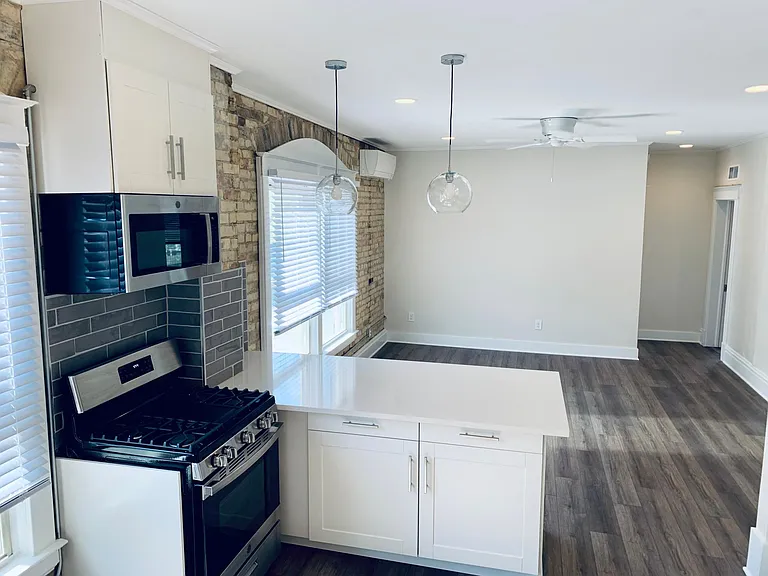 748 Fulton St W #1 — Photo 4