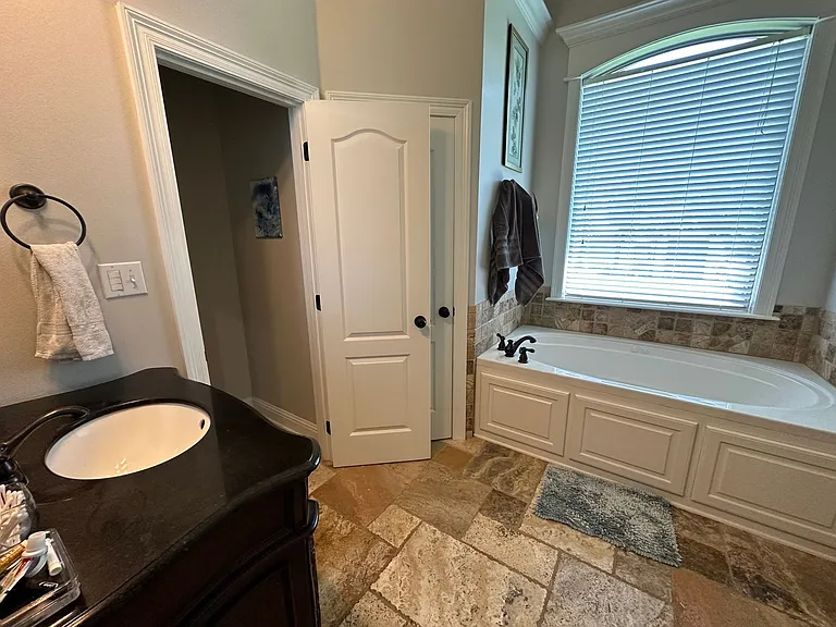 802 Grey Fox Cir — Photo 9