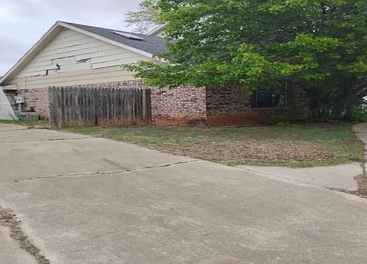 2nd image of 2405 SW 125th St