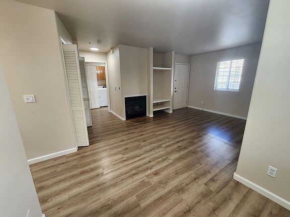 3rd image of 3350-3392 Rockview Pl #1