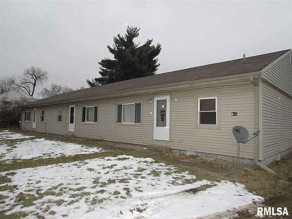 2nd image of 916 S Creve Coeur Ave