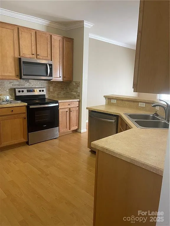 2 bed, 2.5 bath, 1451 sqft, $1,950 — Photo 3