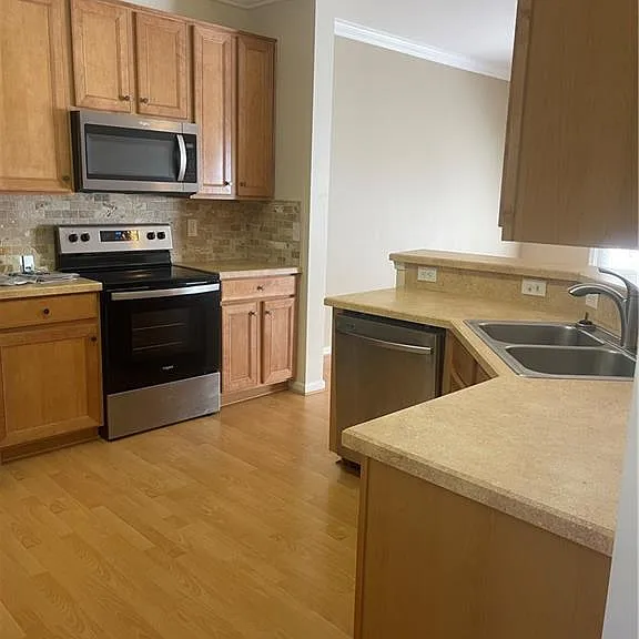 11917 Stratfield Place Cir — Photo 3