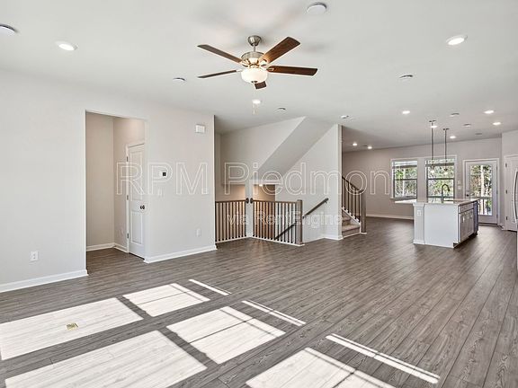 5th image of 1604 Halbrook Pl SW