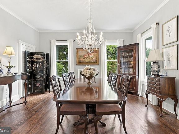 4th image of 17121 Simpson Cir