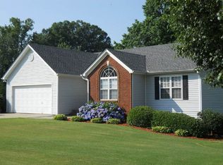 5707 Spring Meadow Ct, Flowery Branch, GA 30542