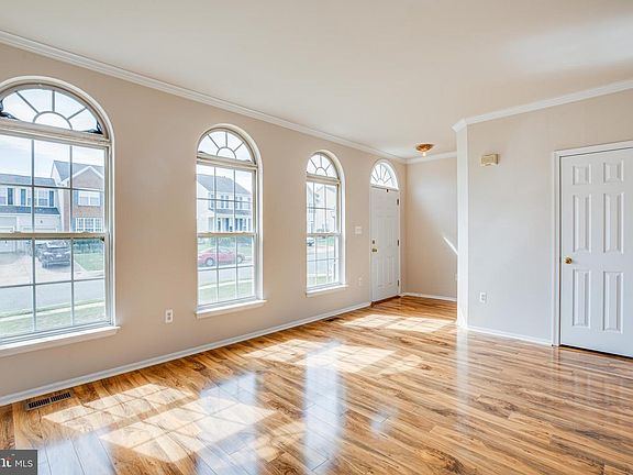 2nd image of 10 Ramsey Dr
