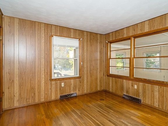4th image of 133 Orchard Dr