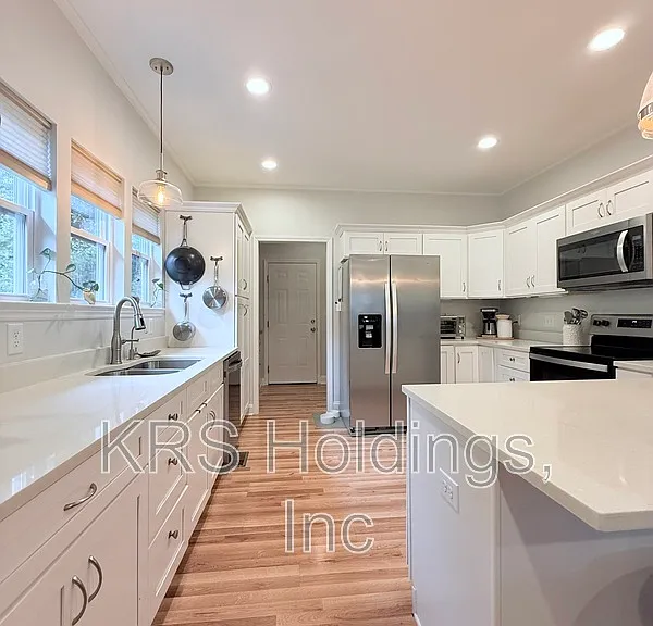 209 Moline St — Photo 9
