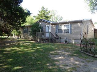 24005 Meade Rd, Parsons, KS 67357