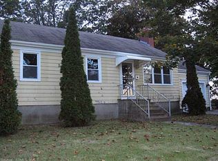 86 W Elderkin Ave, Groton, CT 06340