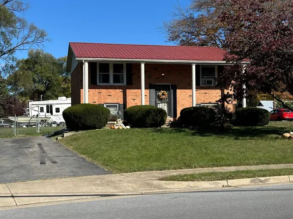 720 Shenandoah Ave, Waynesboro, VA 22980